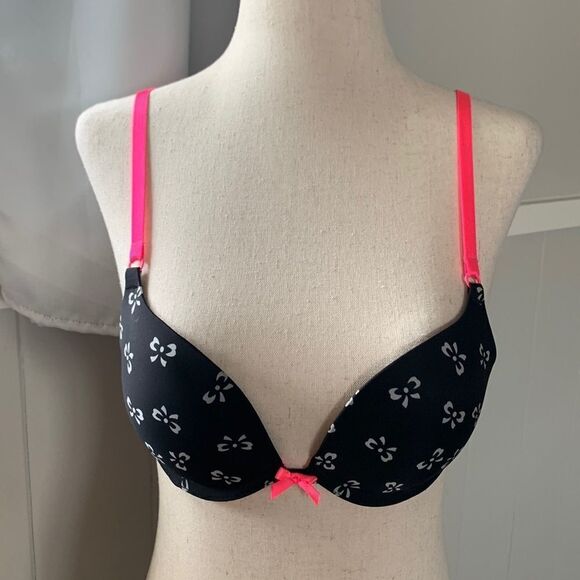 Victoria’s Secret push up bra 34A EUC - Picture 1 of 10